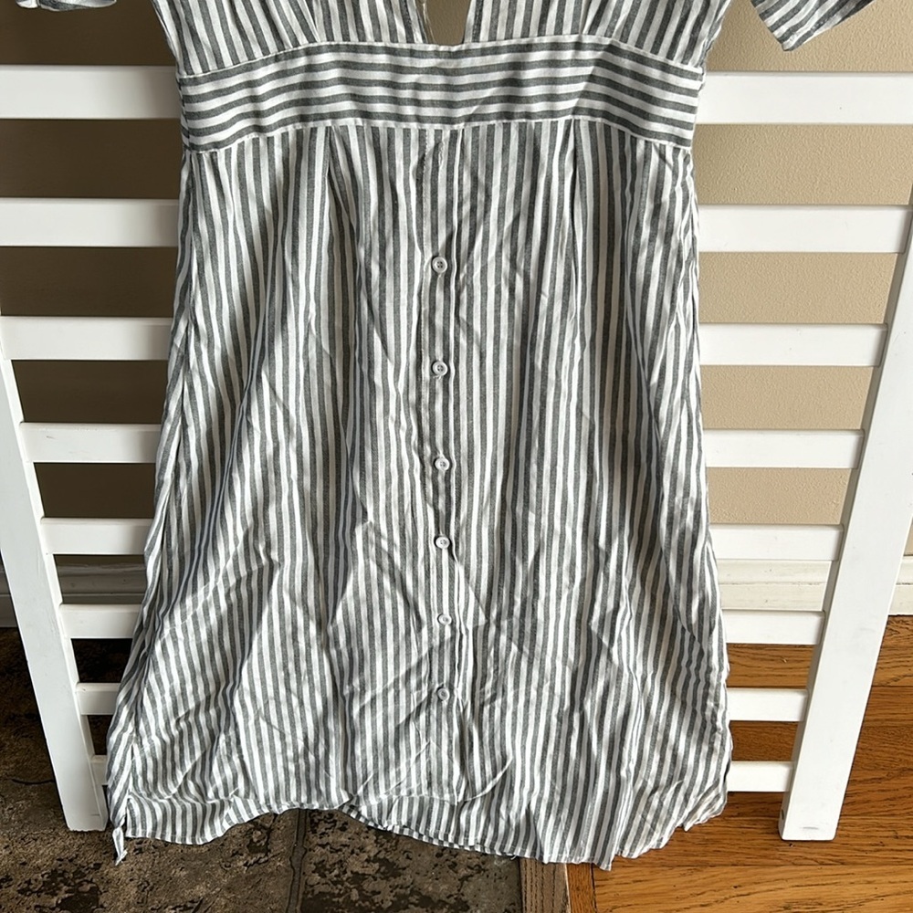 NWT SUCREFAS Striped Button Down Midi Gray and White Dress Size Large - Picture 5 of 14